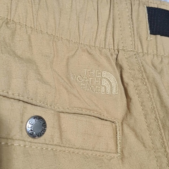 The‎ North Face Belted Cargo Shorts Medium NWT - Picture 5 of 7